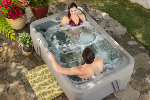 2 PERSON MINI SPA - Image 2